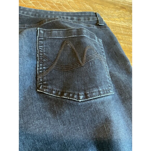 NY&C Curvy Bootcut Dark Wash 16 Denim Women Pants New York and Company‎ - Picture 9 of 10